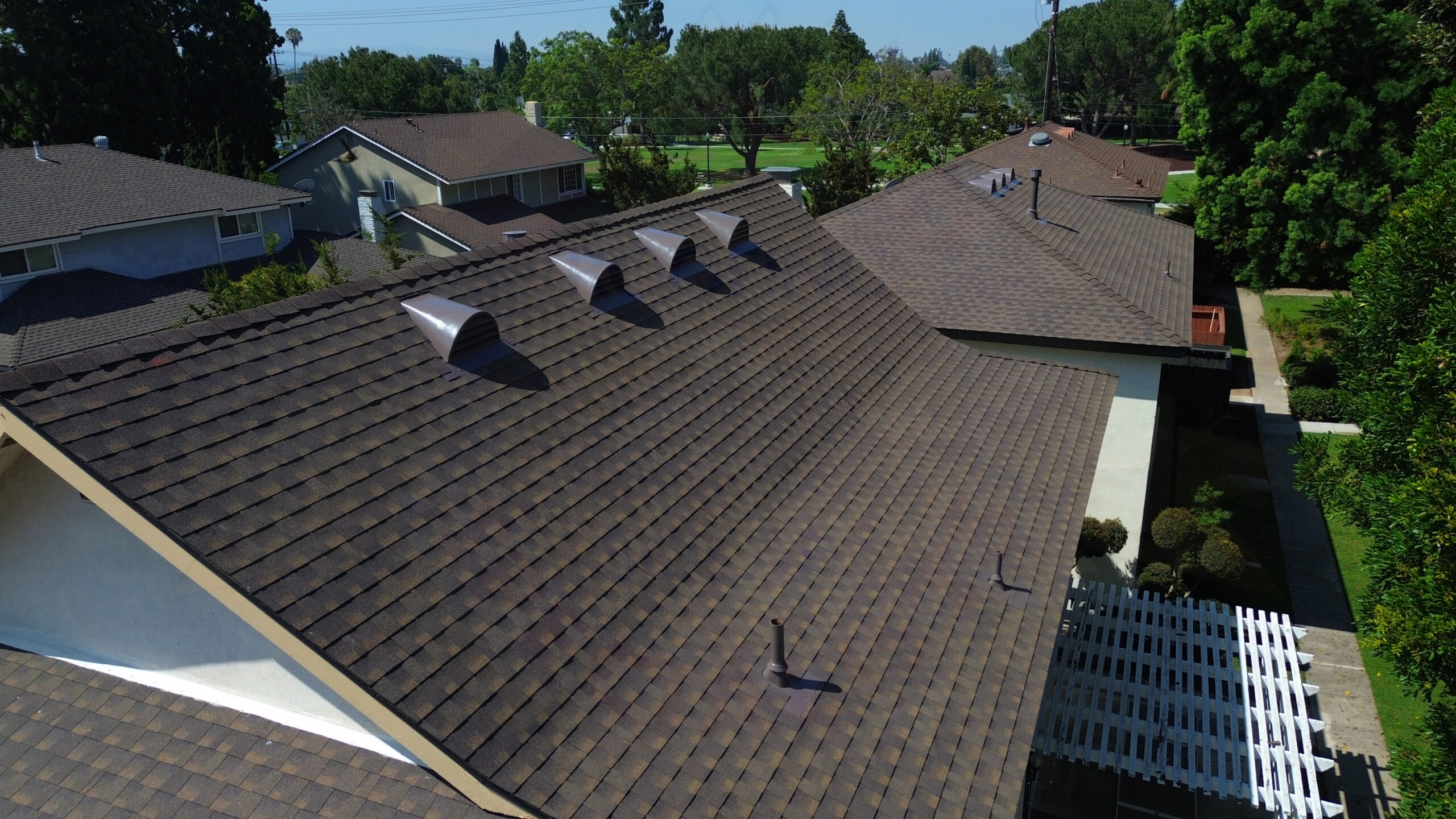 GAF roofing shingles in Aged Chestnut color installed on a Tustin California home